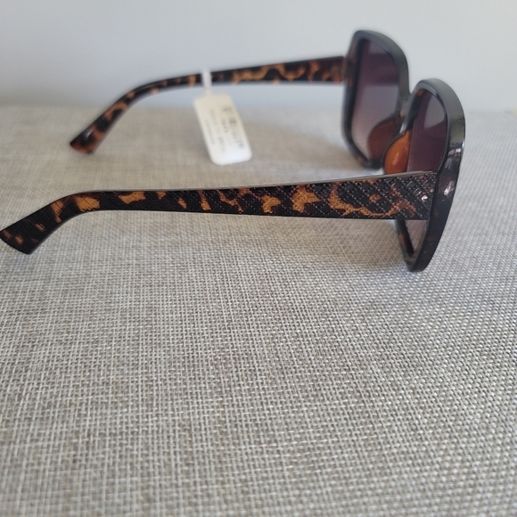 New Tahari Oversized Tortoiseshell Brown Sunglasses TH815 TS - Picture 2 of 4